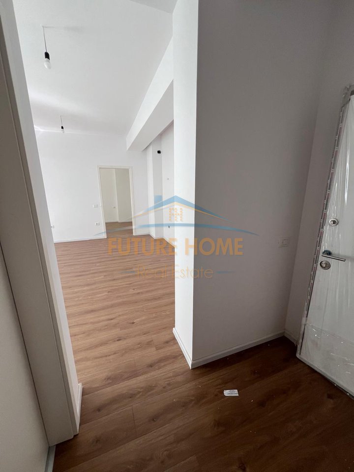 Shitet, Apartament 1+1, Ali Demi, Tiranë.