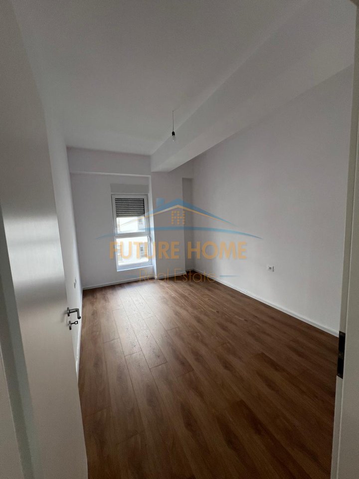 Shitet, Apartament 1+1, Ali Demi, Tiranë.