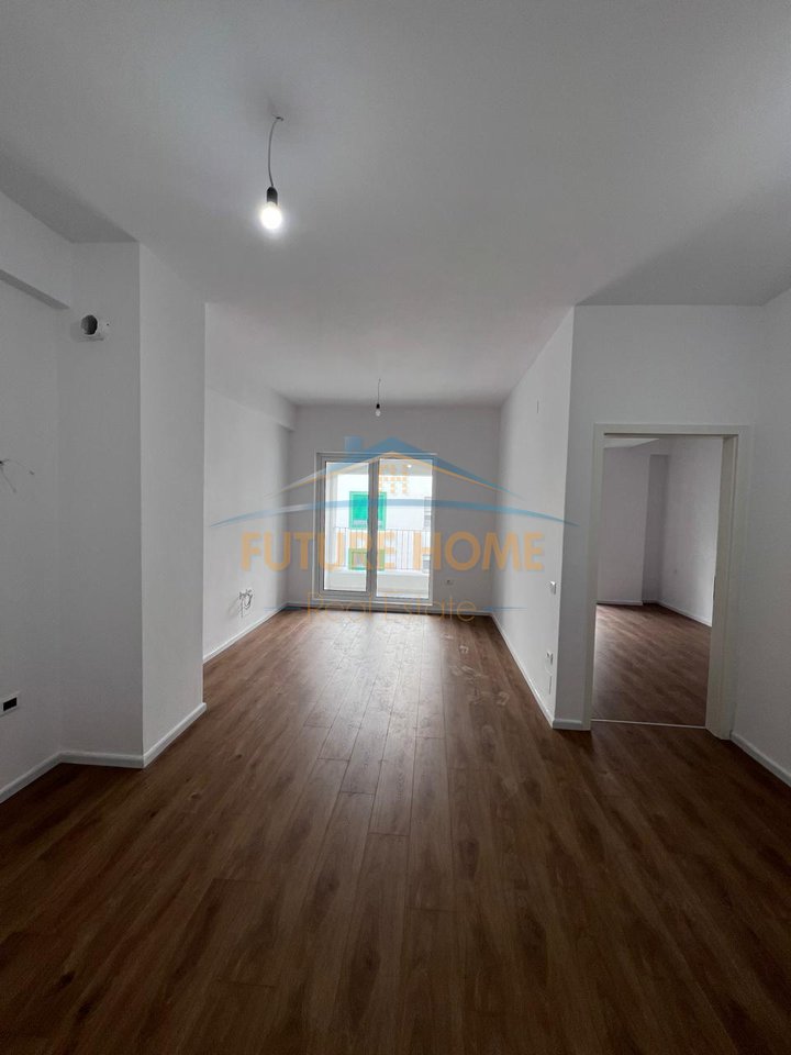 Shitet, Apartament 1+1, Ali Demi, Tiranë.