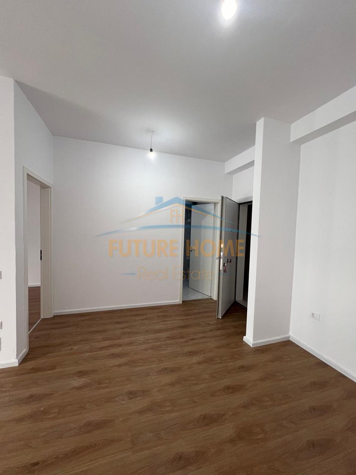 Shitet, Apartament 1+1, Ali Demi, Tiranë.