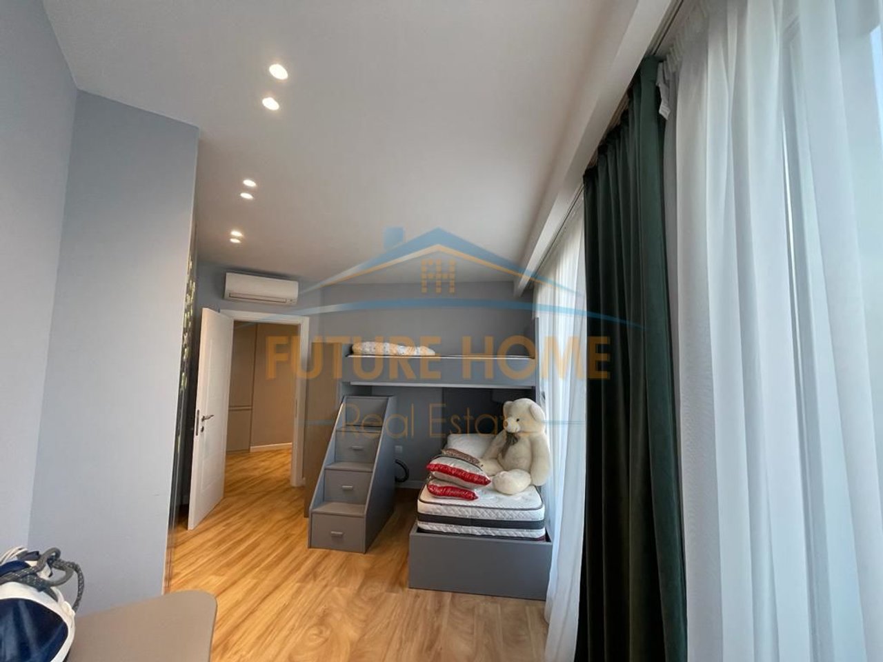 Rent, Apartment 2+1+2+2 Parking Post, Center