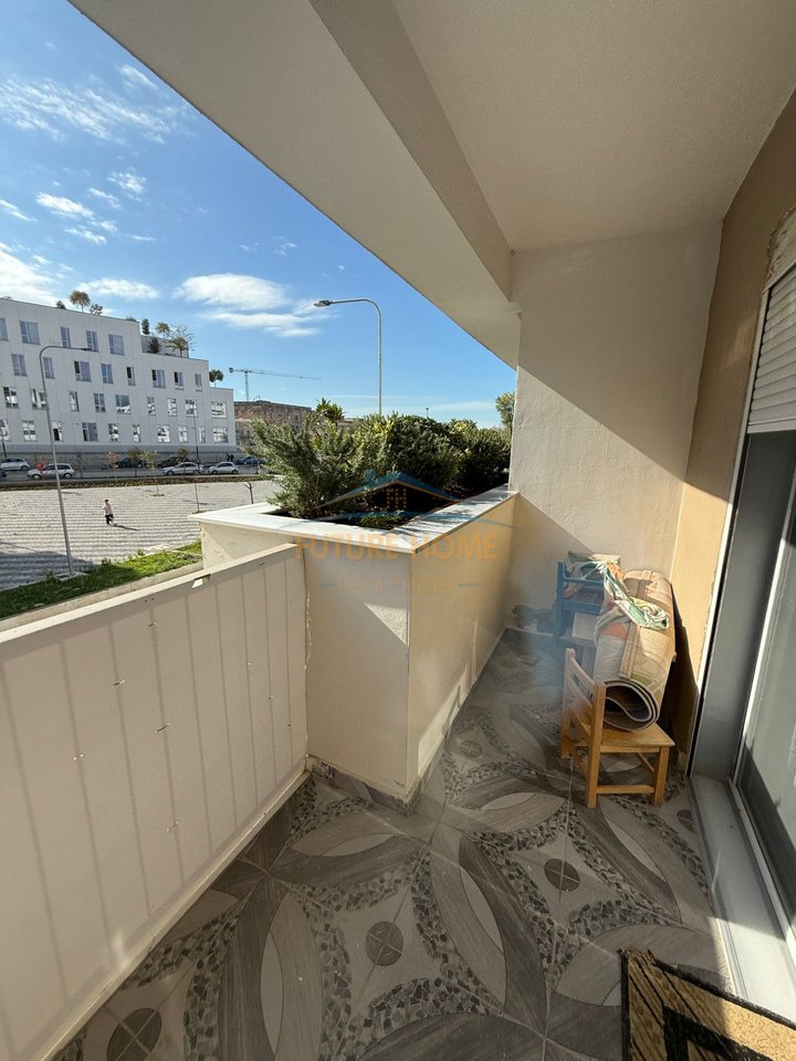 Shitet, Apartament 2+1, Rruga 5 Maji, Tiranë.