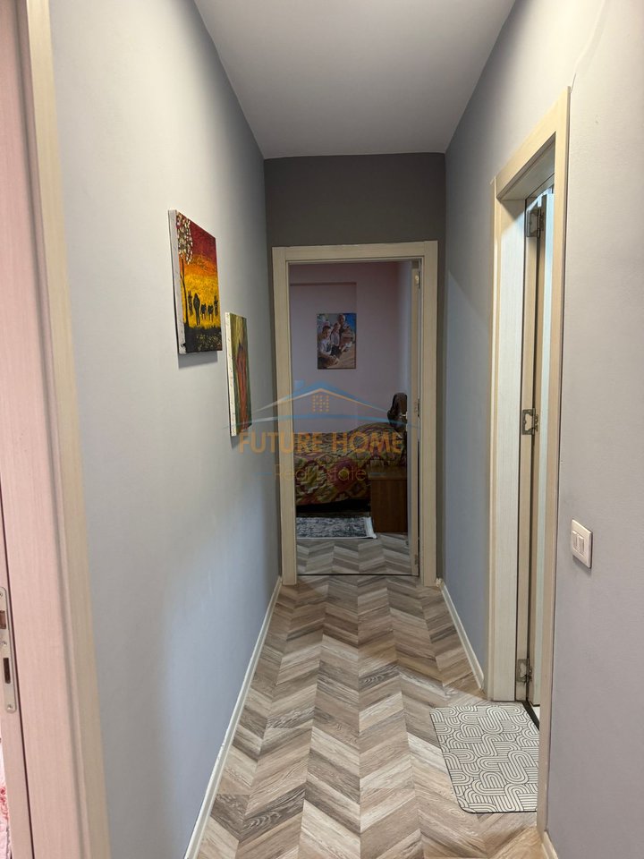 Shitet, Apartament 2+1, Rruga 5 Maji, Tiranë.