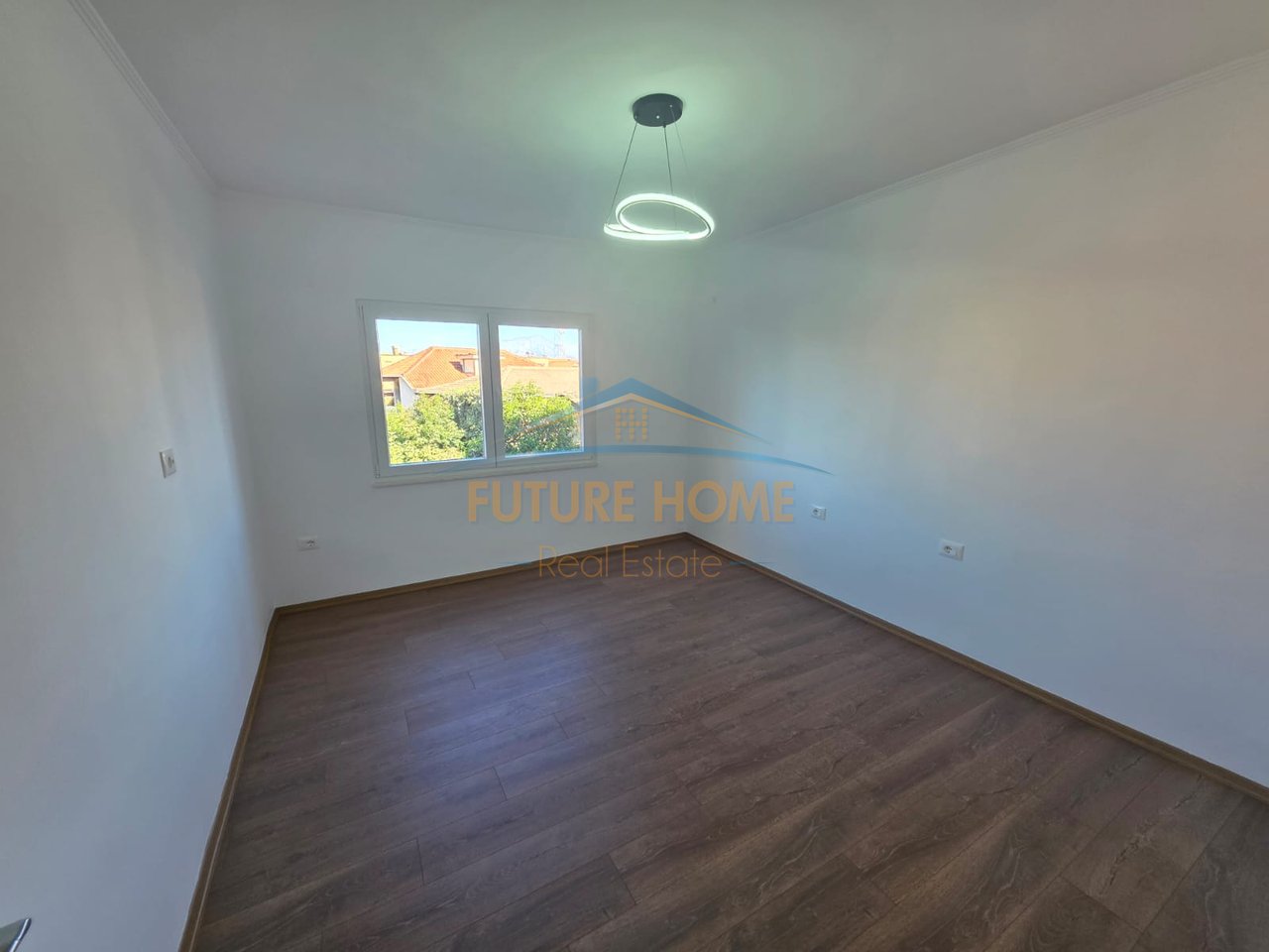 Shitet, Apartament 2+1, Xhamllik, Tirane.