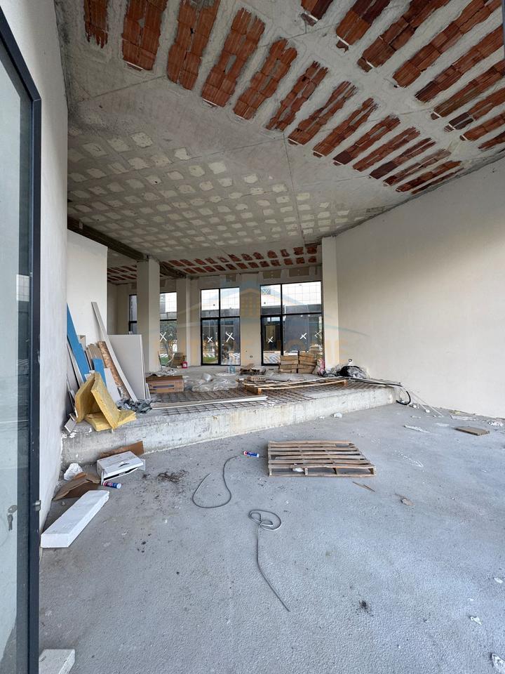 Qera, Ambient Biznesi, Liqeni i Thate, Tiranë.