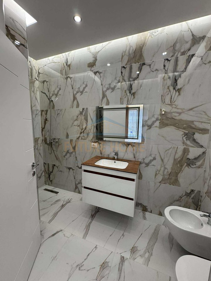 Rent, Apartment 3+1+2+Parking Space, Univers City, Tirana