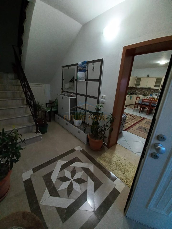 Qera, Shtepi private  2+1,Vlore.