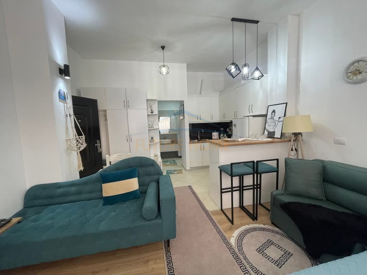 Shitet  ,  Garsoniere ,  Rruga  Dëshmorët e Pojskës , Pogradec