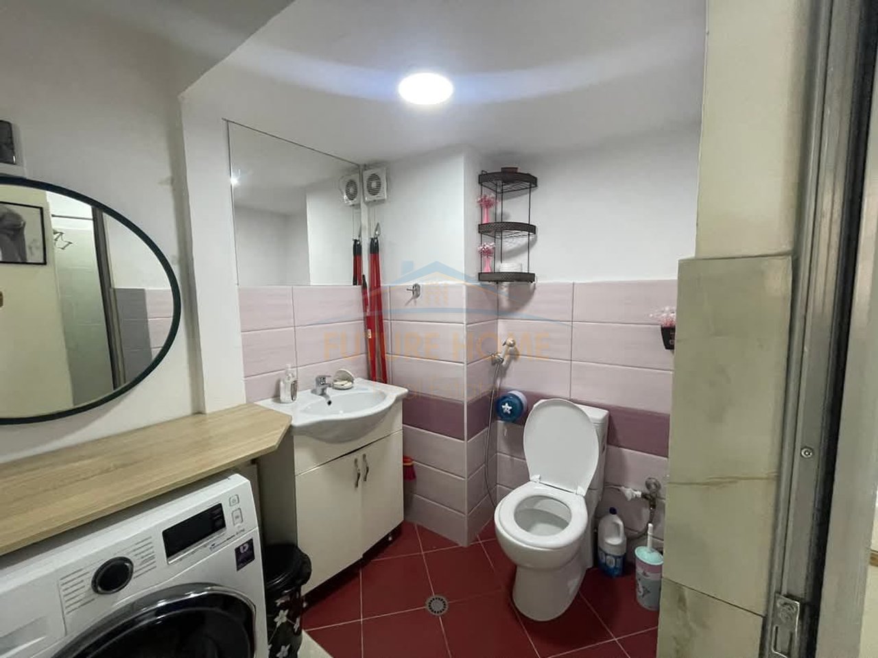 Shitet  ,  Garsoniere ,  Rruga  Dëshmorët e Pojskës , Pogradec