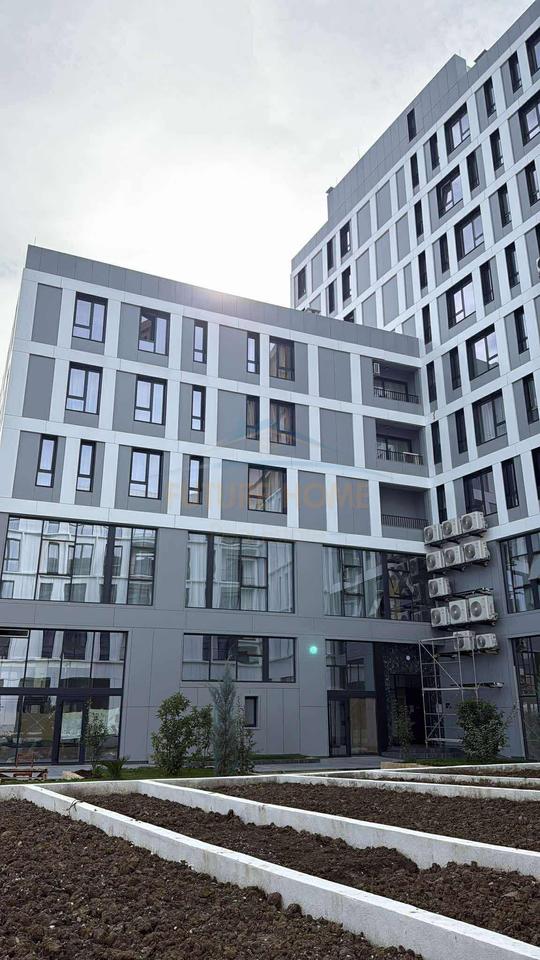 For rent, 2+1+2 apartment + parking space, New Boulevard, Tirana.