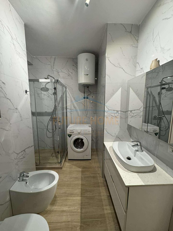 Qira , Apartament 2+1 Tirana Golden Park, Tirane