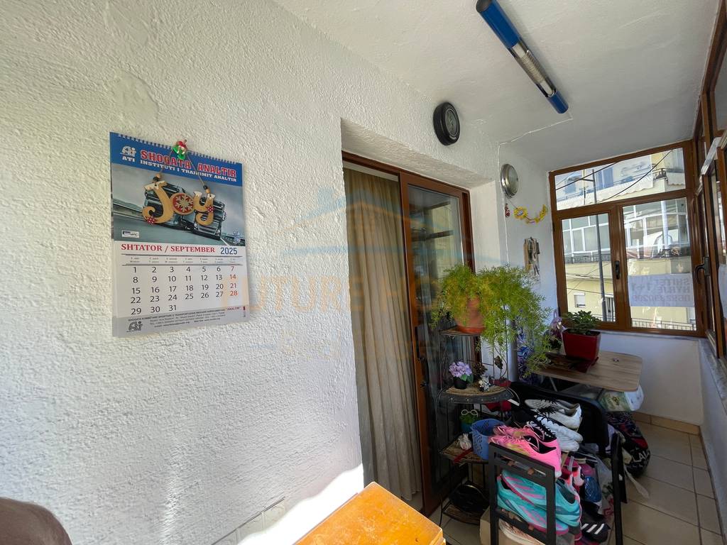 Shitet, Apartament 1+1, Lagjia 10, Korçë