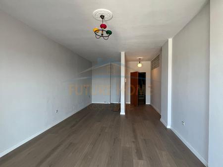 Shitet, Apartament 3+1, Restorant Fresku, Tirane.