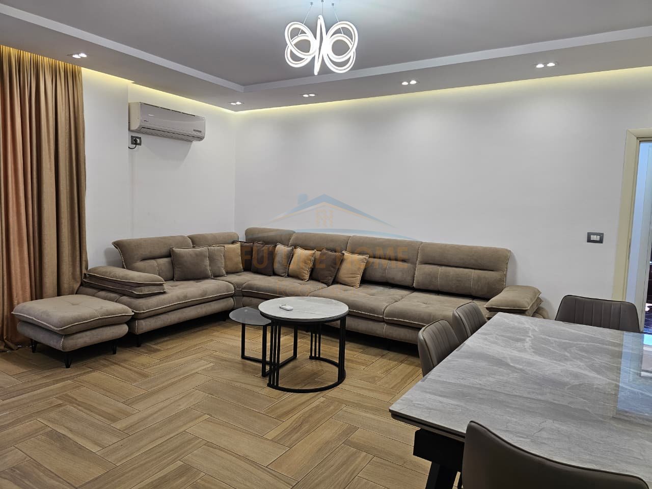 In affitto, appartamento 2+1, 21 Dhjetori, Mozaiku, Tirana.