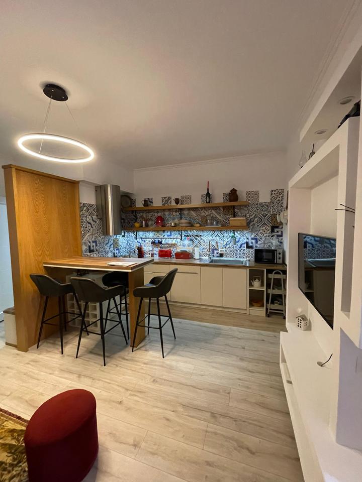 Affitto, Appartamento 1+1, Blloku, Tirana.