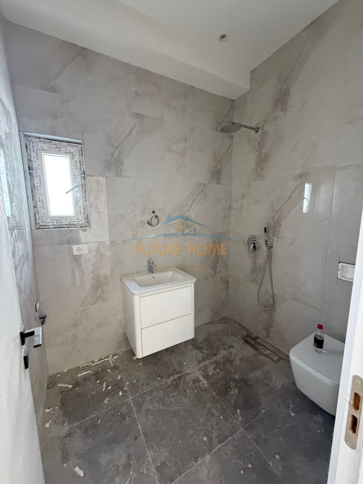Shitet, Apartament 1+1, Ali Dem, Tiranë.