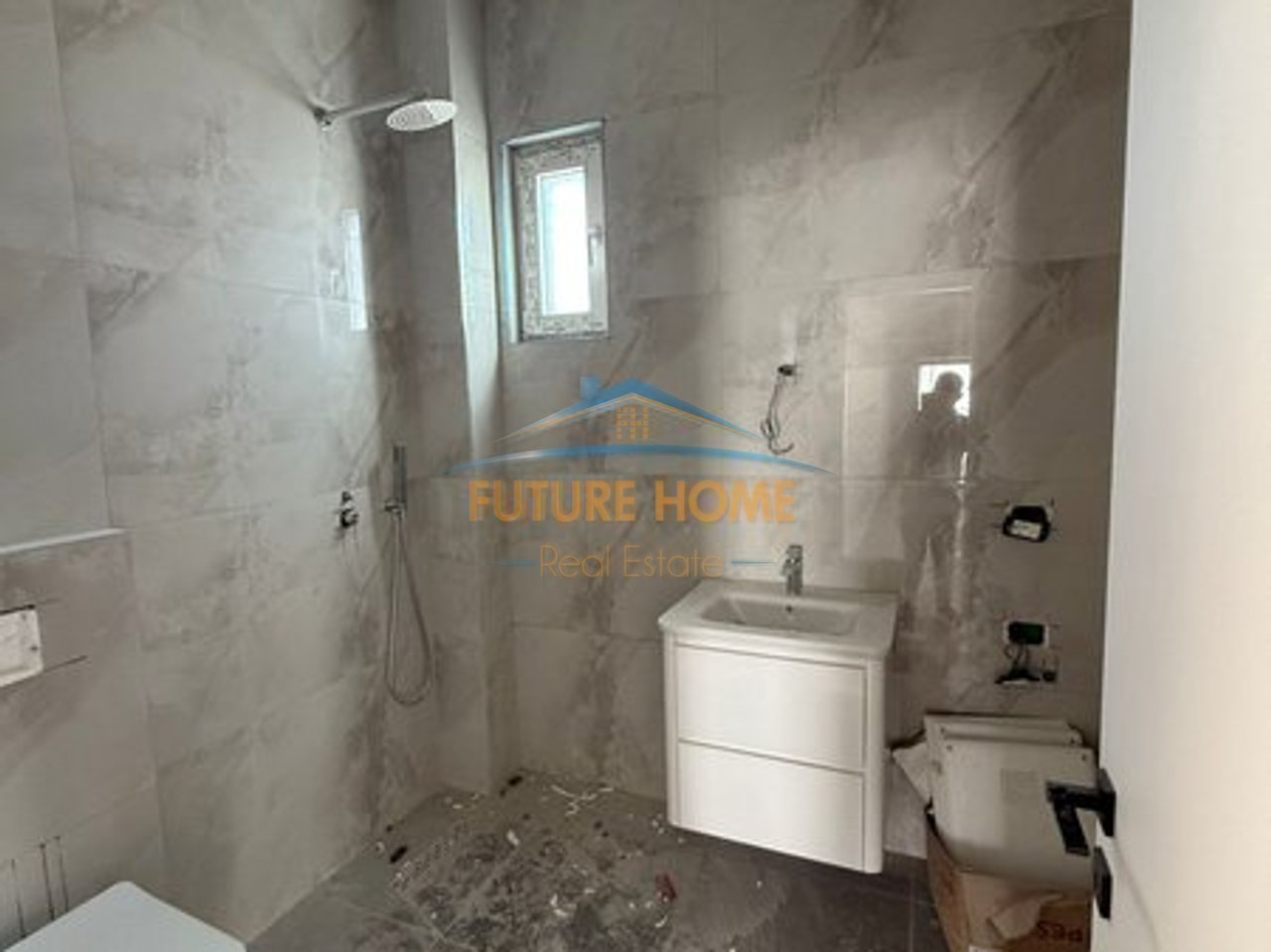 Shitet, Apartament 1+1, Ali Dem, Tiranë.