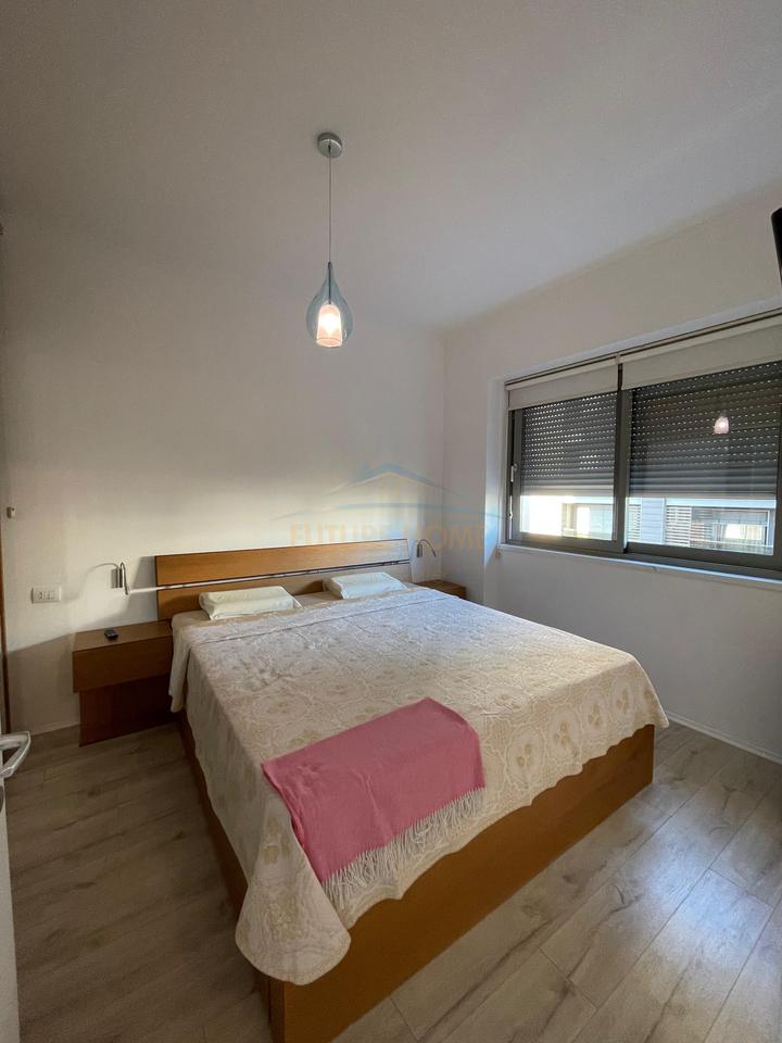 Affitto, Appartamento 1+1, Blloku, Tirana.