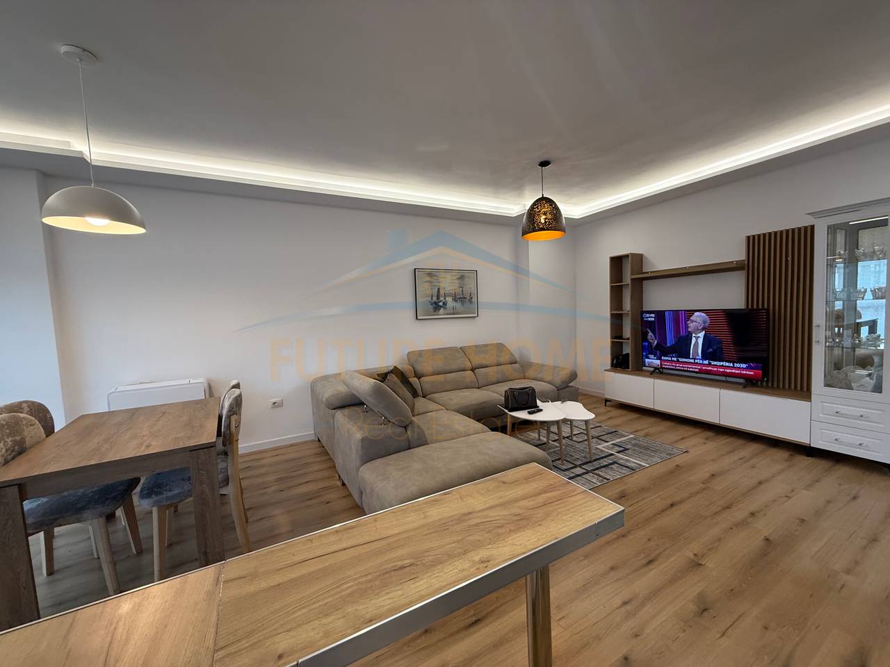 For rent, 2+1 Apartment + Parking Space, Shkolla e Kuqe, Tirana