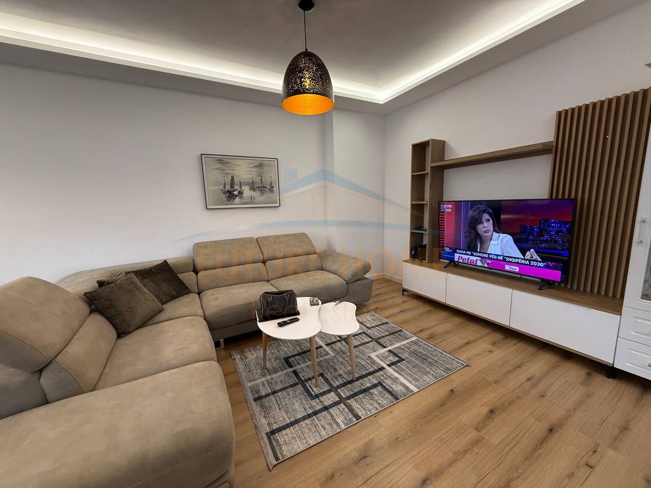 For rent, 2+1 Apartment + Parking Space, Shkolla e Kuqe, Tirana