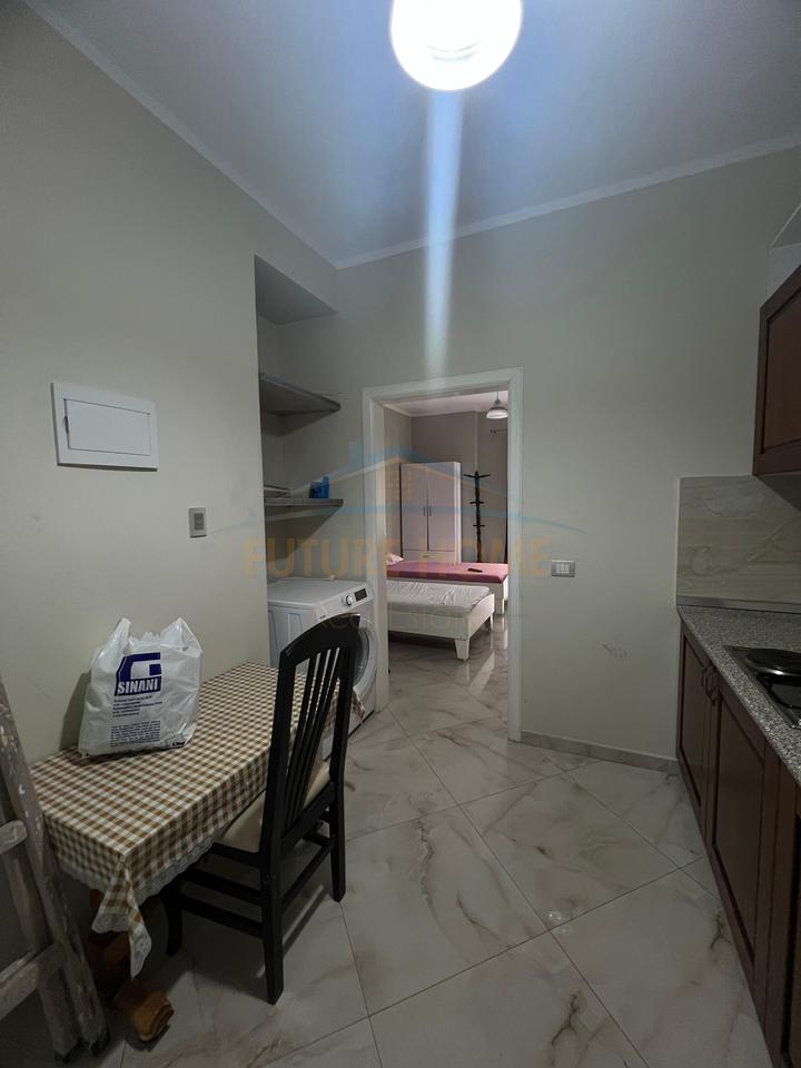 Qira, Garsoniere, Galaktiku, Durres