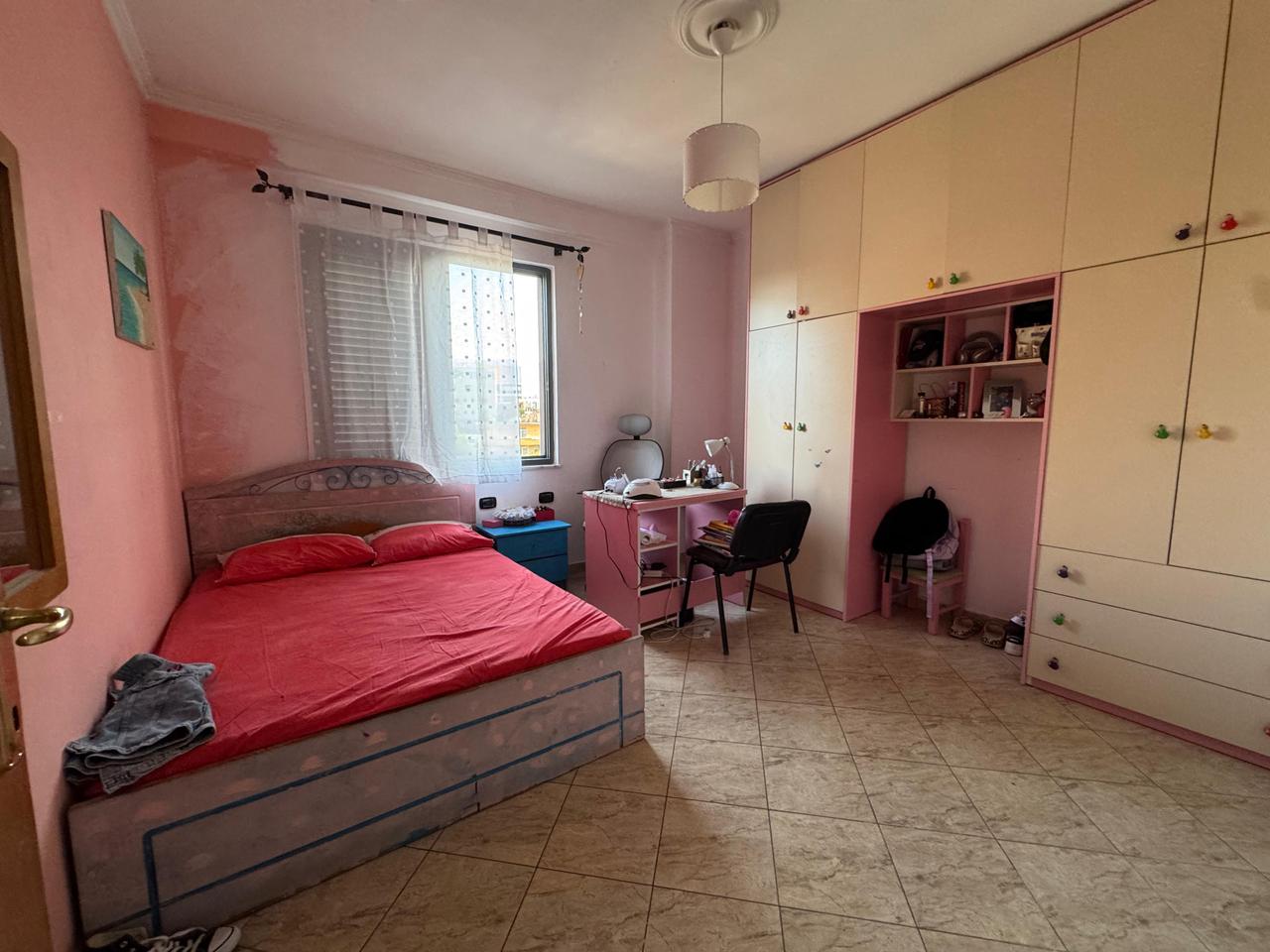 Shitet, Apartament 3+1+2, Kompleksi Grand,  Ali Demi , Tiranë.