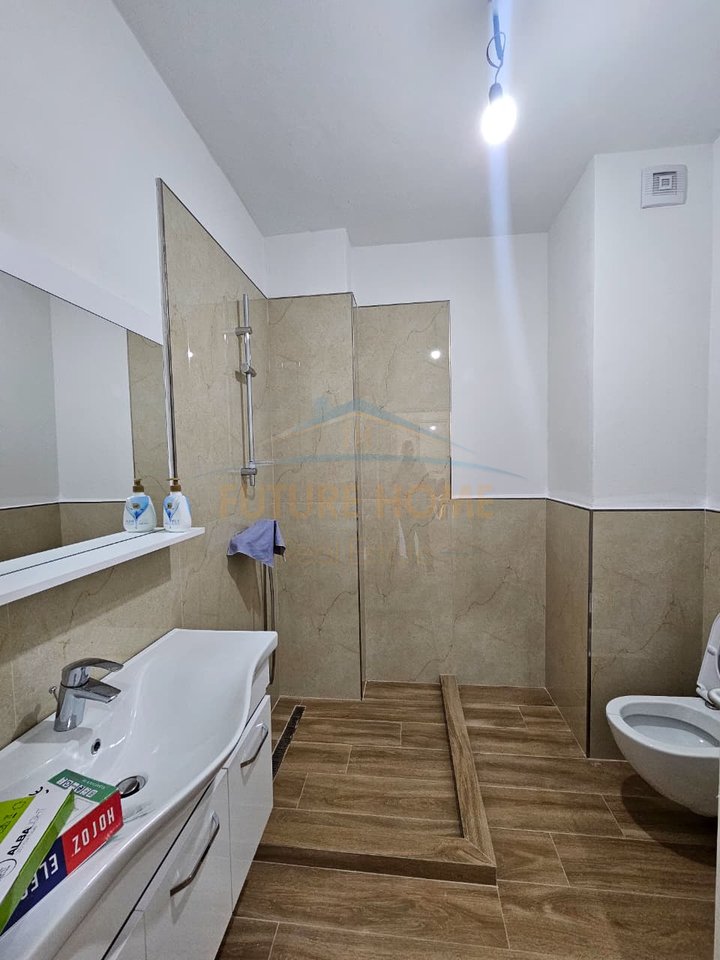 Qira, Apartament 3+1+2 ,Rruga Portit , Durrës