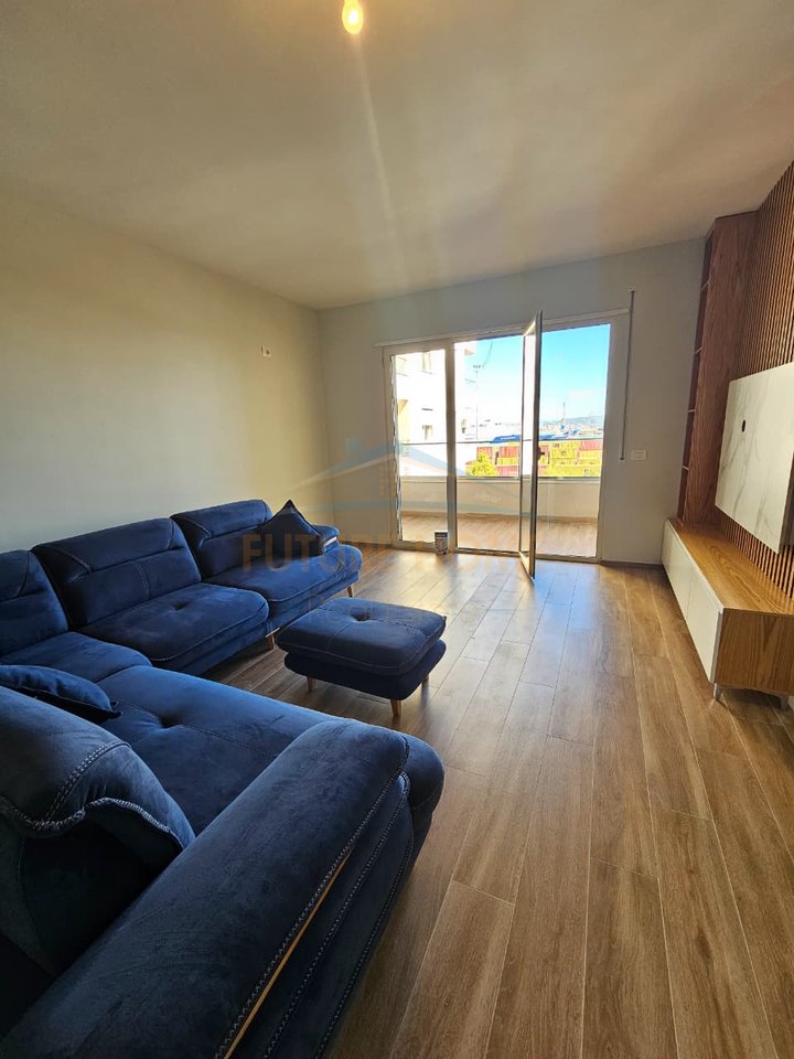 Qira, Apartament 3+1+2 ,Rruga Portit , Durrës