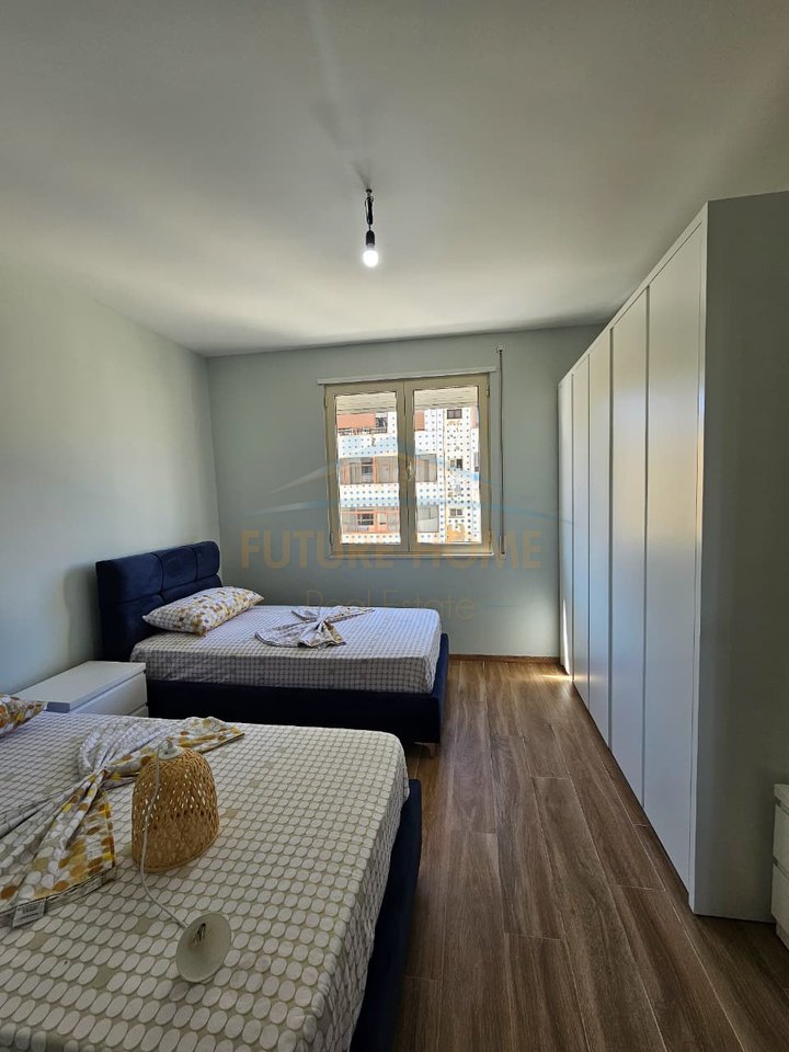 Qira, Apartament 3+1+2 ,Rruga Portit , Durrës