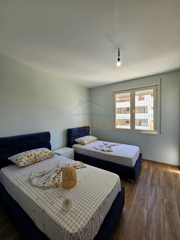 Qira, Apartament 3+1+2 ,Rruga Portit , Durrës