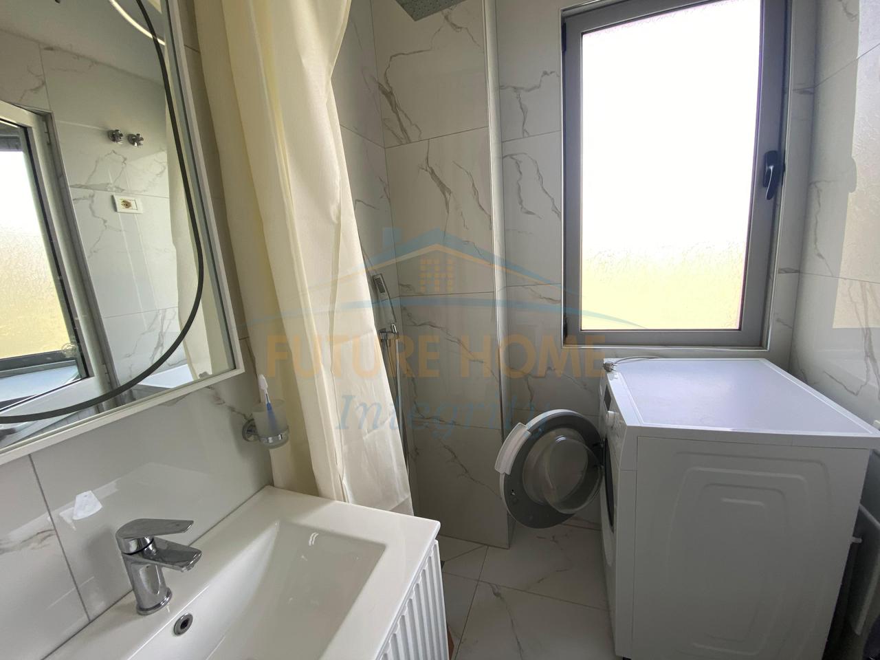 Shitet, Apartament 2+1+2, Fresku, Tiranë.