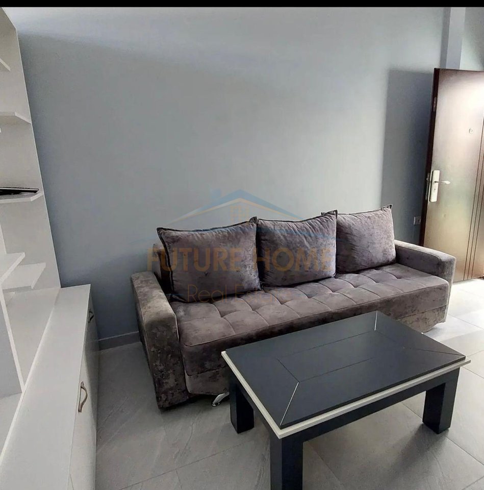 Shitet, Garsoniere, Golem, Durrës.