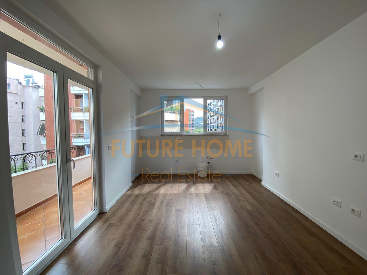 Shitet, Apartament 1+1, Rruga Margarita Tutulani