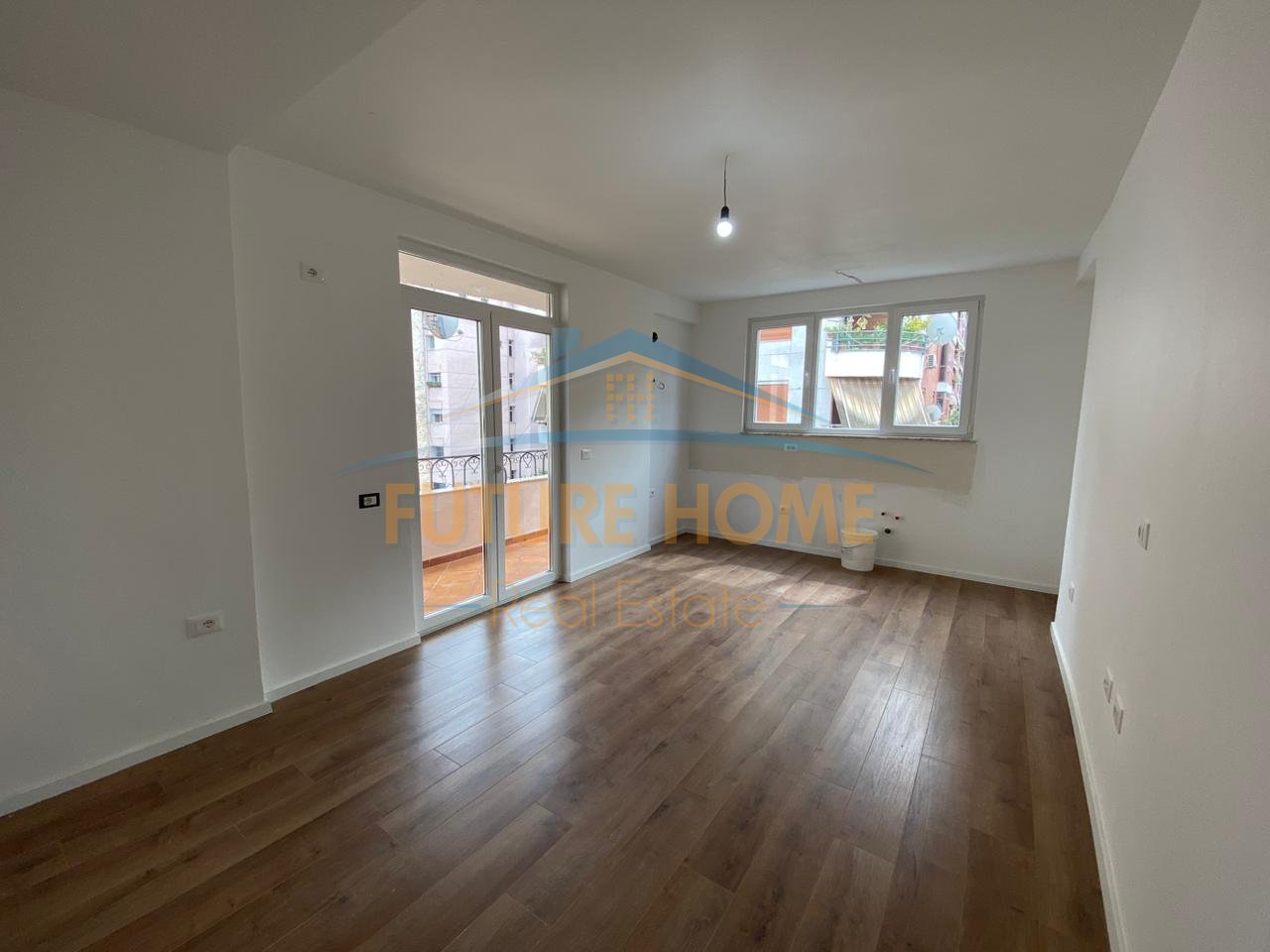 Shitet, Apartament 1+1, Rruga Margarita Tutulani
