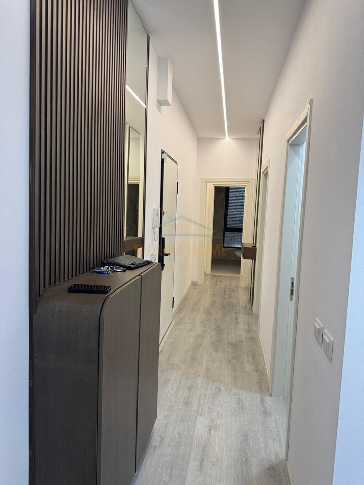 Qera, Apartament 2+1+2+2 Poste Parkimi, Ish Dogana, Tirane