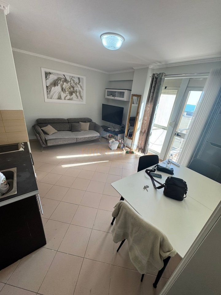 Shitet, Apartament 2+1, Lagjia Nr. 13
,Durres