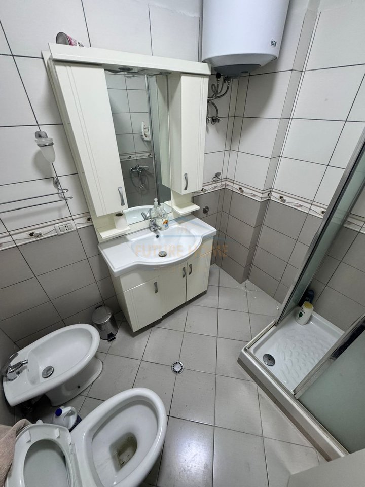Shitet, Apartament 2+1, Lagjia Nr. 13
,Durres