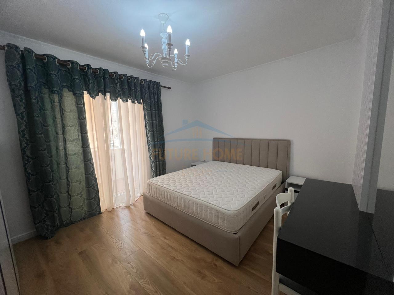 Qera, Apartament 3+1, Bulevardi Zogu i Pare, Tiranë.