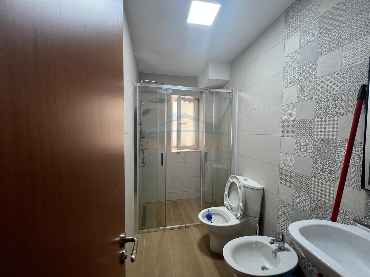 Qera, Apartament 3+1, Bulevardi Zogu i Pare, Tiranë.