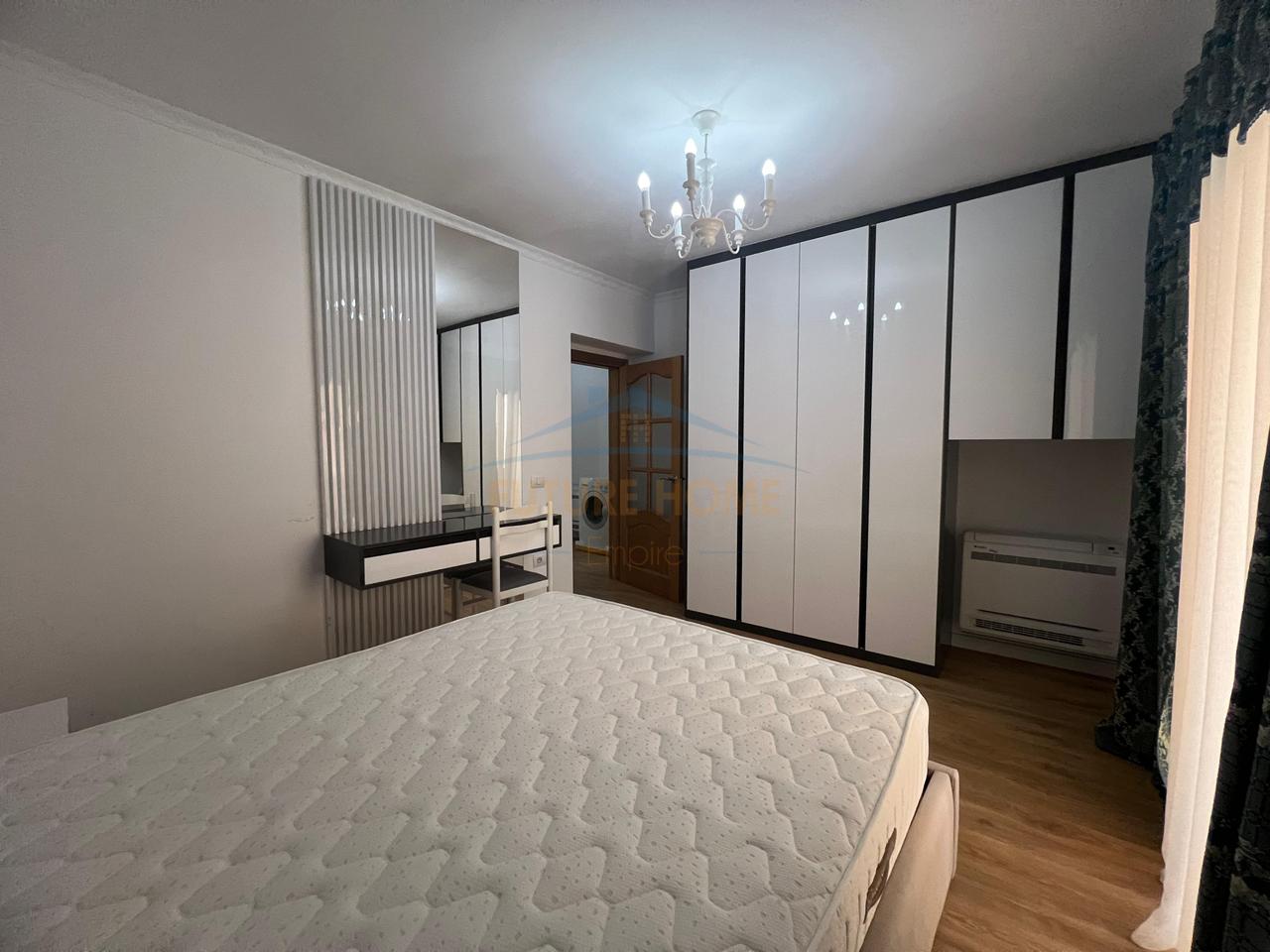 Qera, Apartament 3+1, Bulevardi Zogu i Pare, Tiranë.