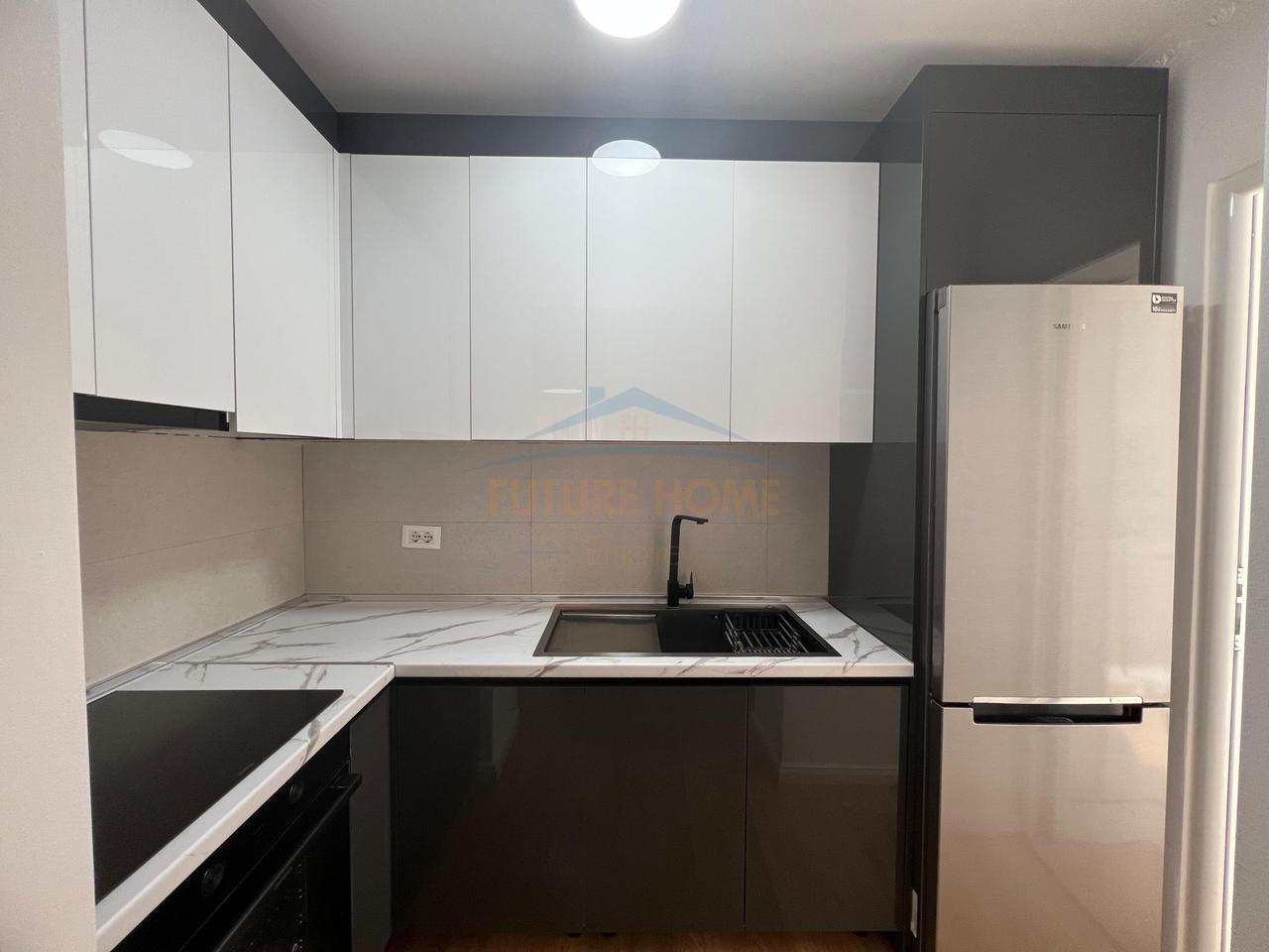 Qera, Apartament 3+1, Bulevardi Zogu i Pare, Tiranë.