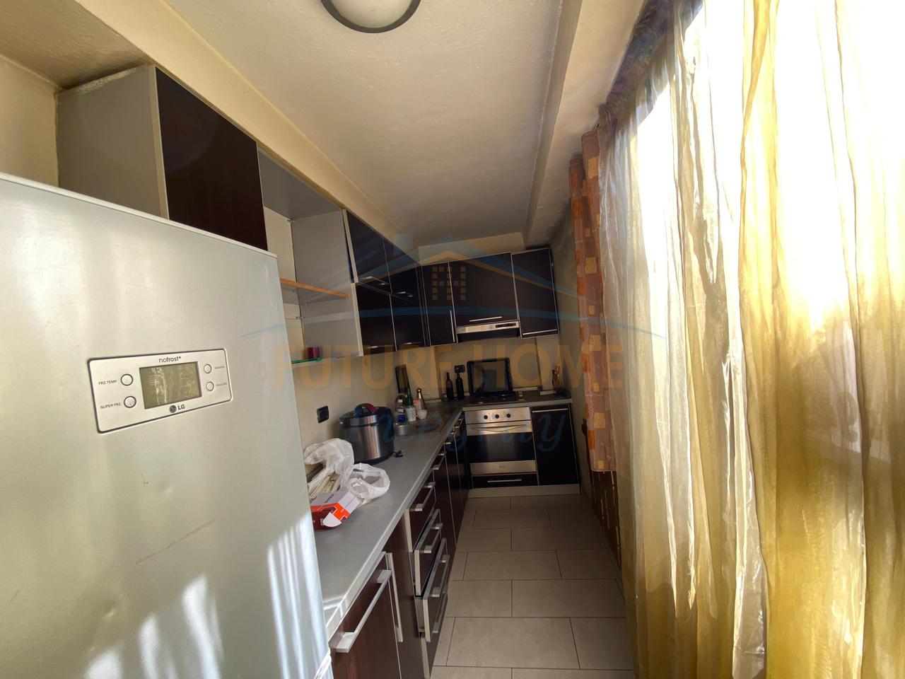 In affitto, appartamento 2+1, 21 Dhjetori, Tirana.