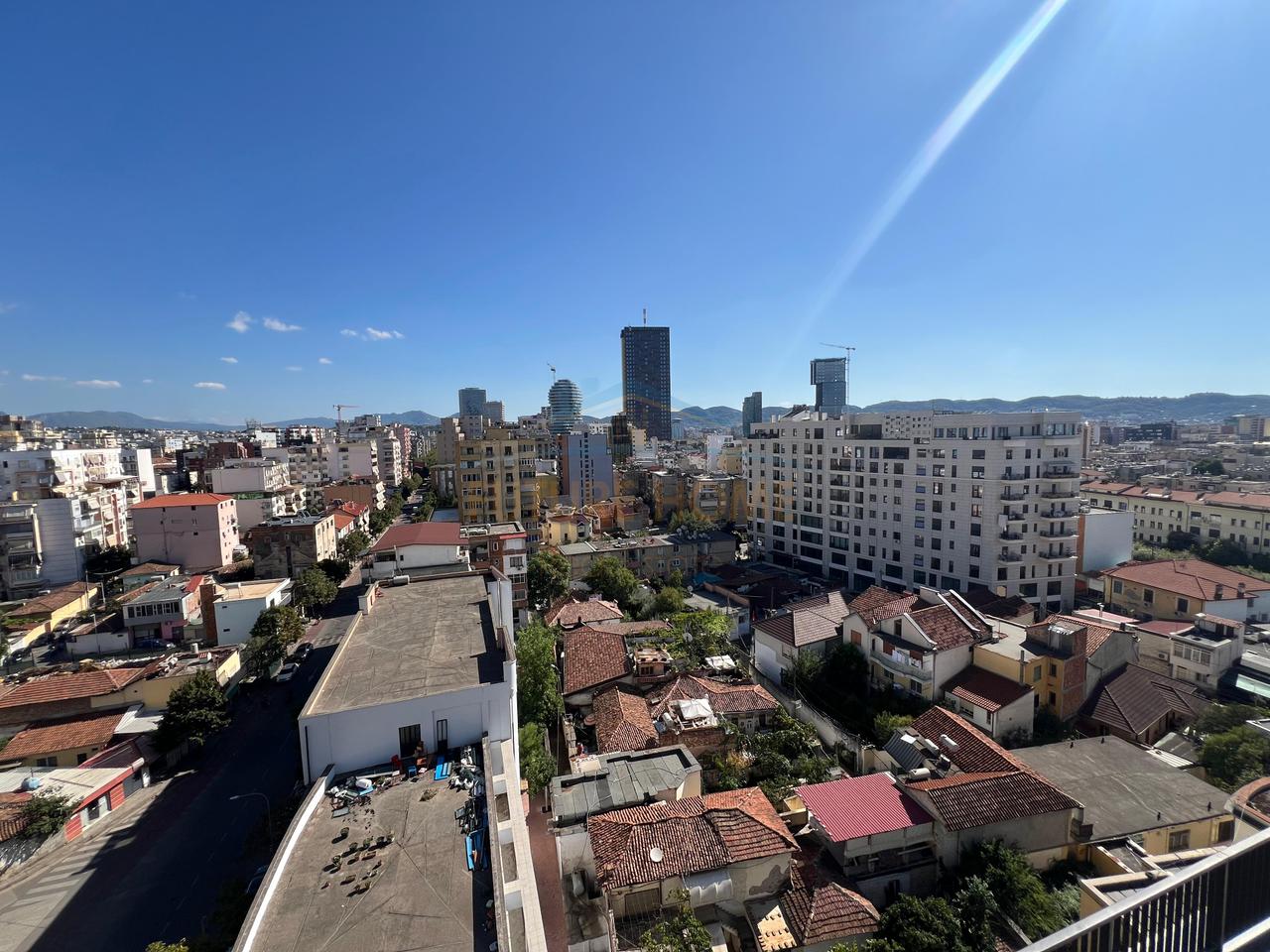 Qira, Apartament 1+1+Post Parkimi, Rruga e Barrikadave, Tiranë.