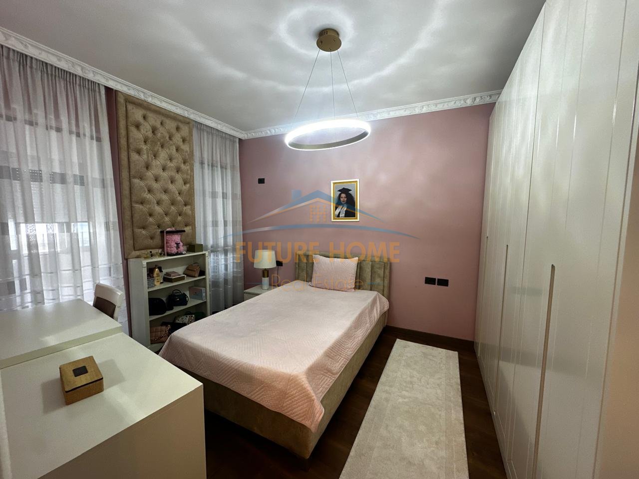 In vendita, Appartamento 3+1+2, Unaza e Re, Tirana