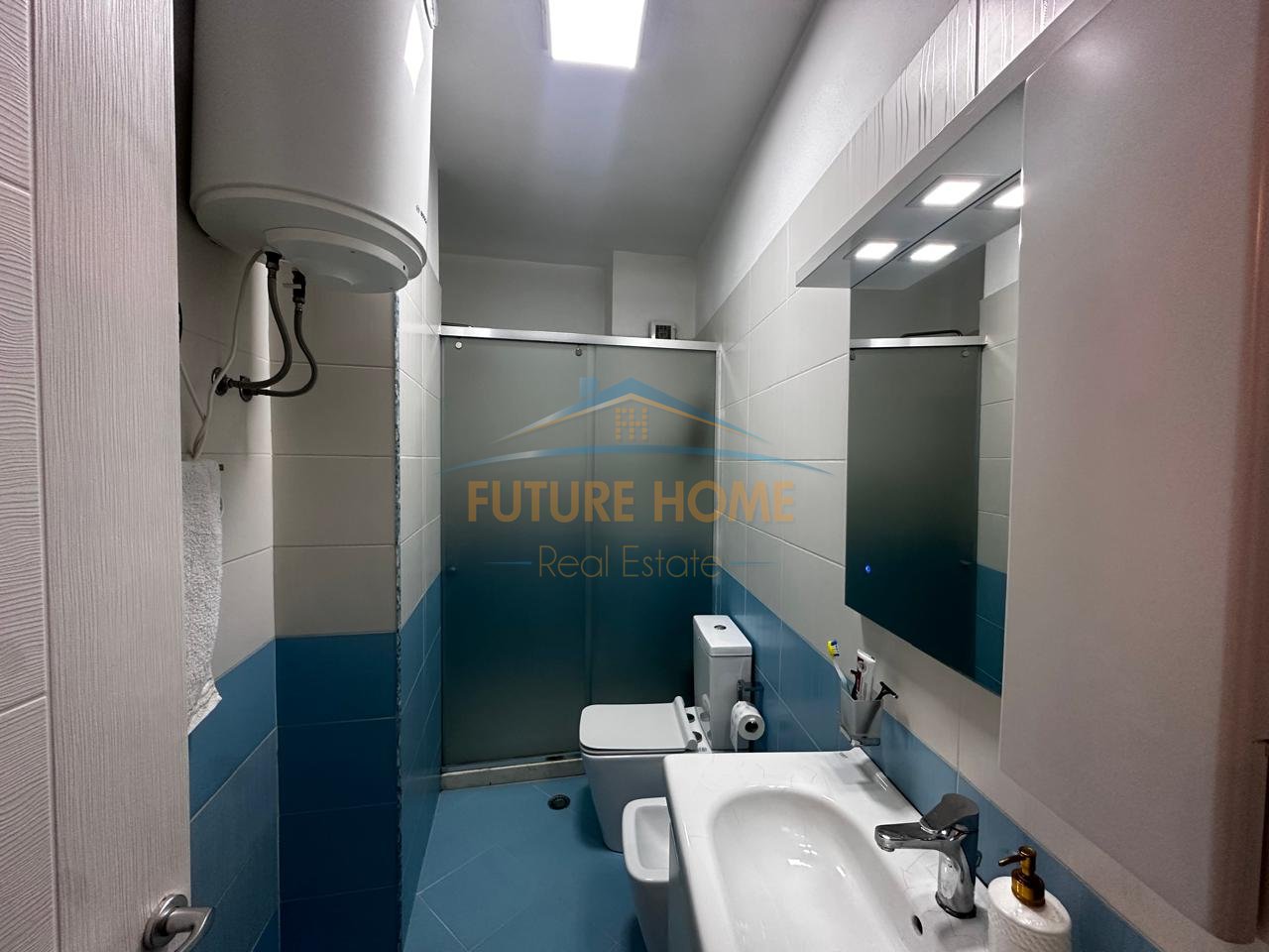 In vendita, Appartamento 3+1+2, Unaza e Re, Tirana