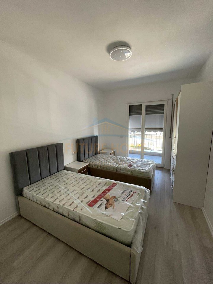 Qera , Apartament 2+1, Kamez