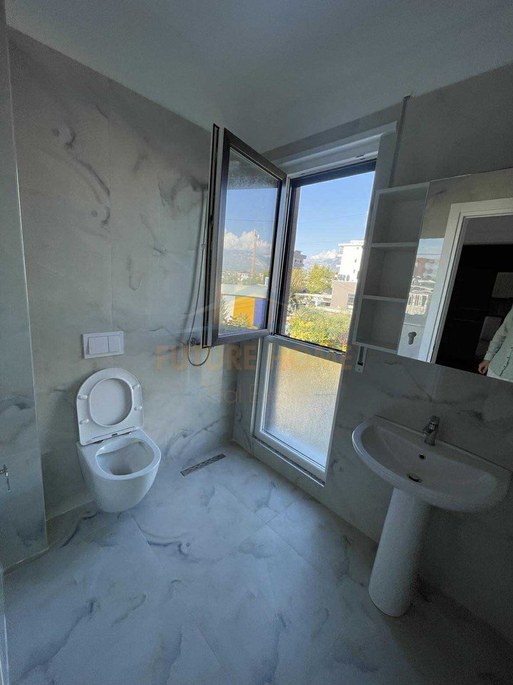 Qera , Apartament 2+1, Kamez