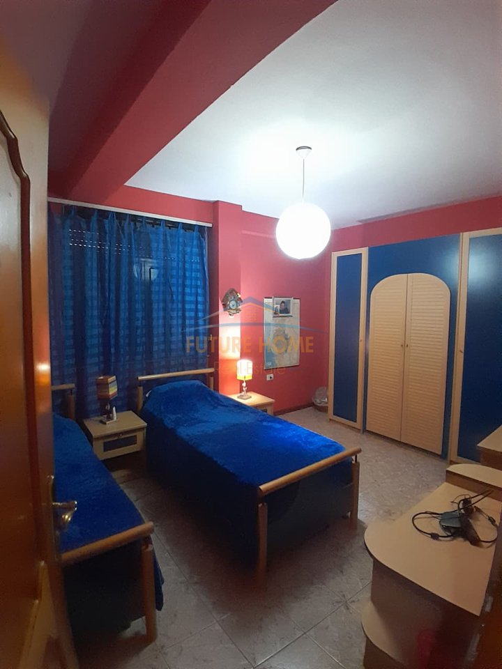 Qera, Vilë, Brryl, Tiranë