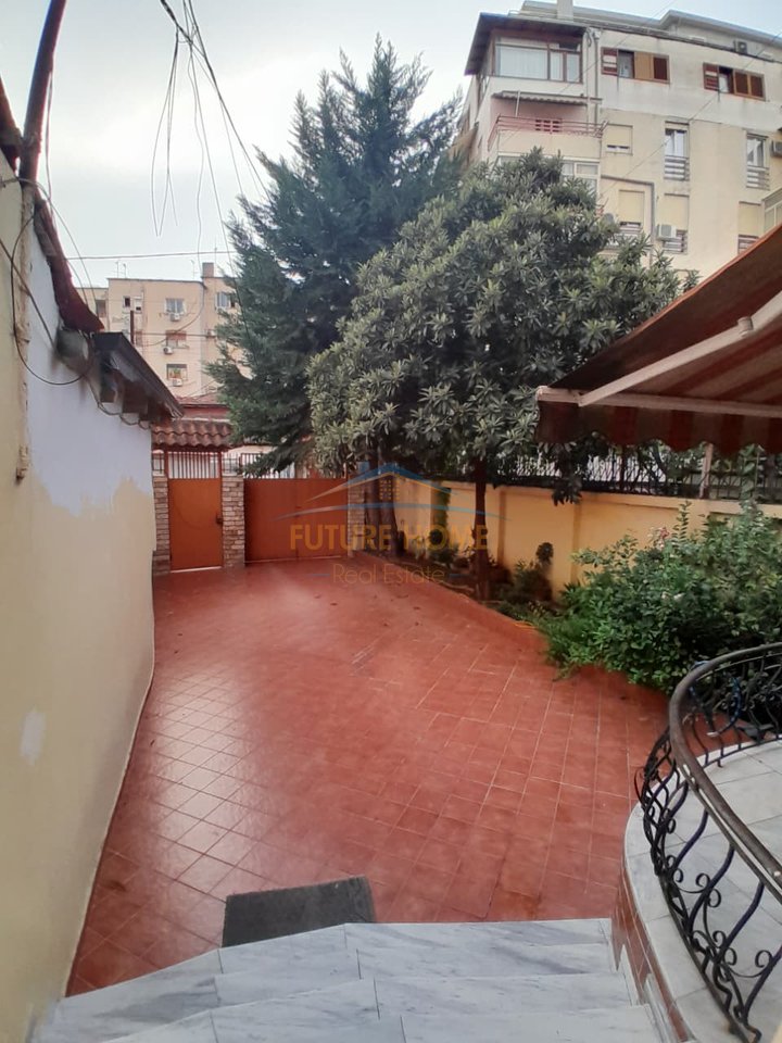 Qera, Vilë, Brryl, Tiranë