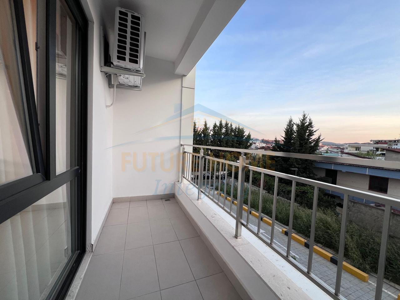 Shitet, Apartament 2+1, Porcelan, Tiranë.